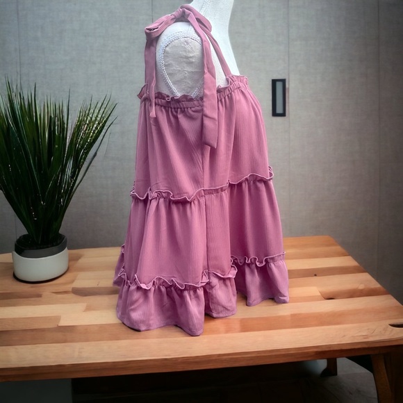 Cozy Casual Ruffle Flowing Tank Top with Tie Shoulder Straps; Size Medium - Picture 3 of 7